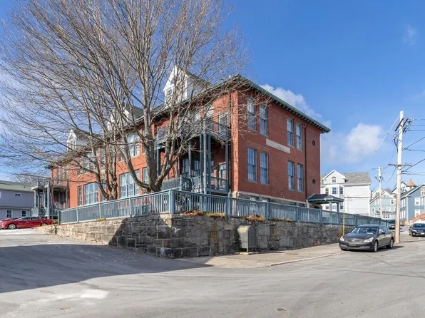 8 Summer St APT 415, Gloucester, MA 01930