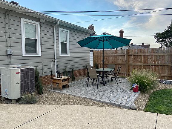 2nd image of 8810 Pinegrove Ave