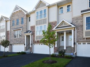 2614 Chelsey St, Buffalo Grove, IL 60089