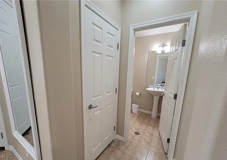 971 Armandito Dr — Photo 15