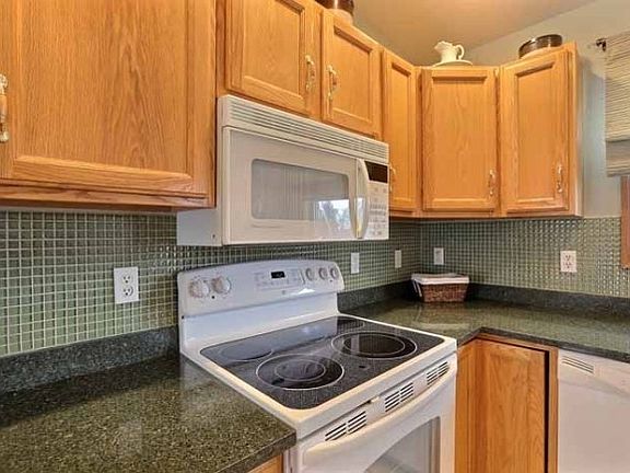 5th image of 151950 Jonquil Ln
