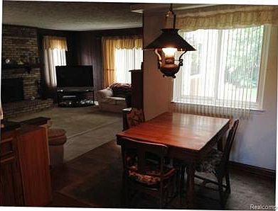 3rd image of 35805 Ensign Dr