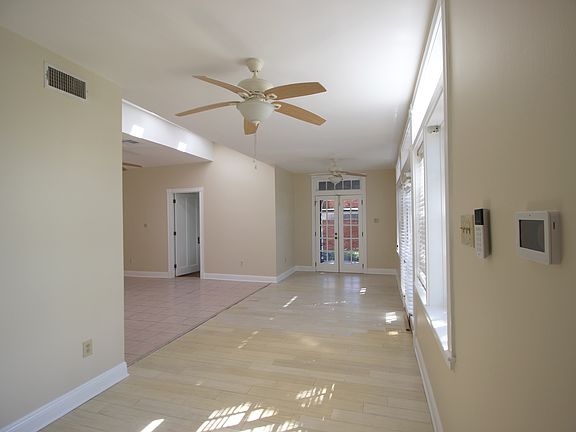 2nd image of 4111 Saint Charles Ave