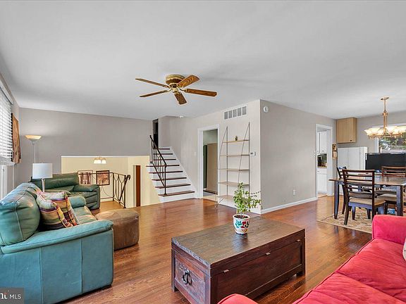 4th image of 1105 Hudson Ave