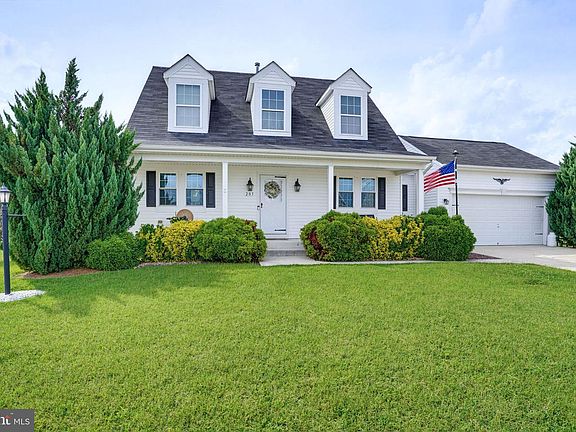 3rd image of 205 Mayapple Ln