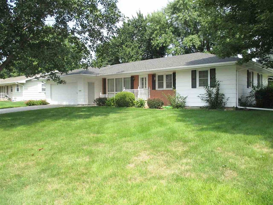 2006 Arbor Ave Beatrice NE 68310 Zillow