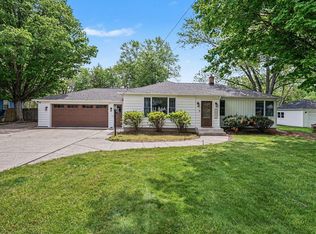 10504 Mary Ann St, Zeeland, MI 49464
