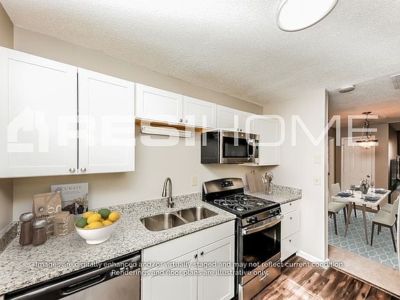 3rd image of 2406 Iron Horse Dr