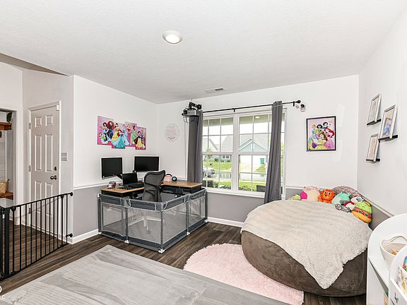 4th image of 611 Geronimo Dr