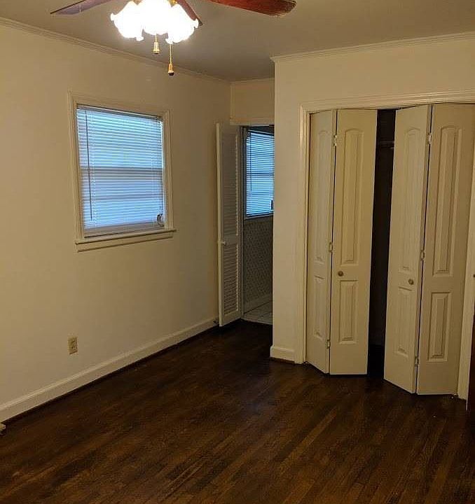 2nd image of 1528 Sherwood Dr