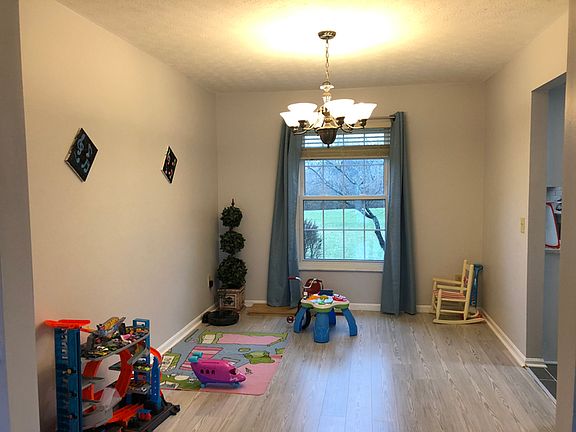5th image of 5035 Revere Ct