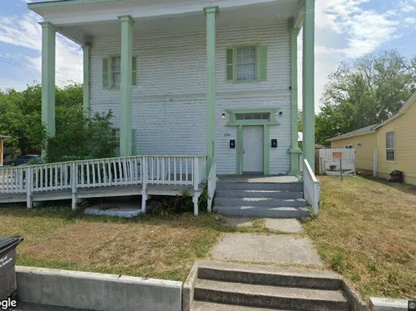 204 S. Hackberry