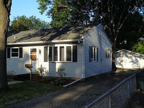 3rd image of 1017 10th Ave