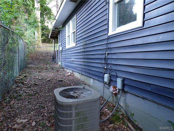 5th image of 439 2nd Ave NW