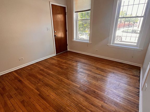 2nd image of 3227 S Carpenter St Unit 2M