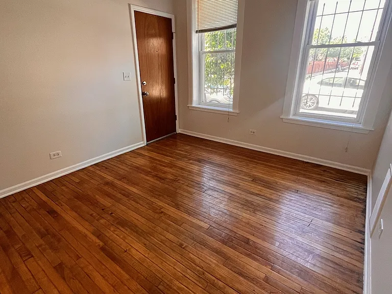 3227 S Carpenter St #2M — Photo 2