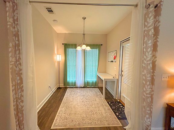5th image of 102 High Cotton Dr