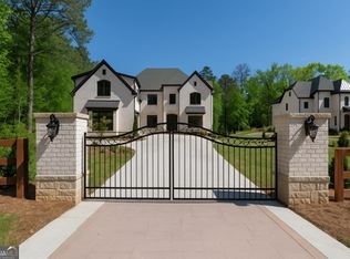 10765 Shallowford Rd, Roswell, GA 30075