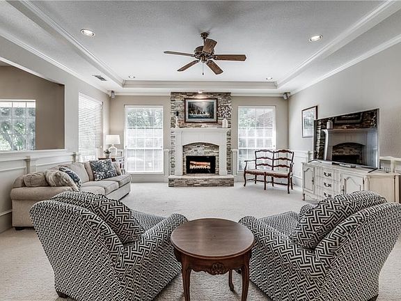 4th image of 401 Ovilla Oaks Dr