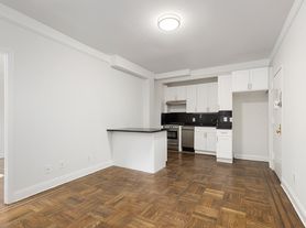245 W 75th St