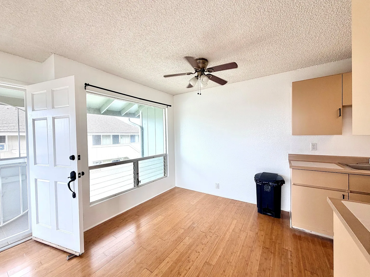 2 bed, 716 sqft, $2,700 — Photo 3