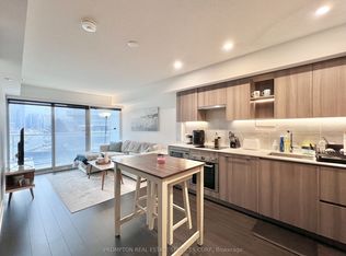 17 Bathurst St #811-C01, Toronto, ON M5V 0N1