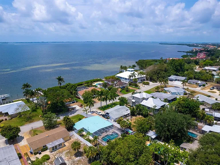 3115 Bay Dr — Photo 30