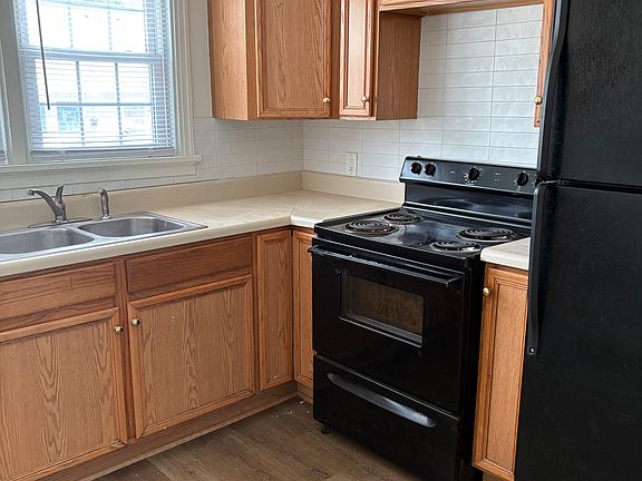3rd image of 4911 Chamberlayne Ave APT A