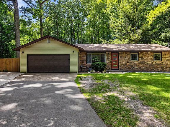 5th image of 545 N Wilderness Dr