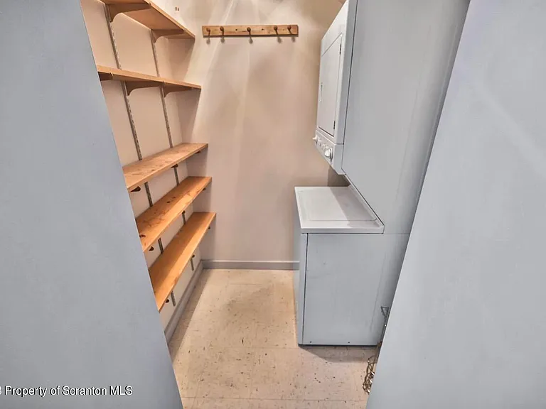 1409 Penn Ave #3 — Photo 29