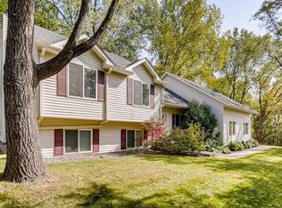 1960 Dale St N, Roseville, MN 55113