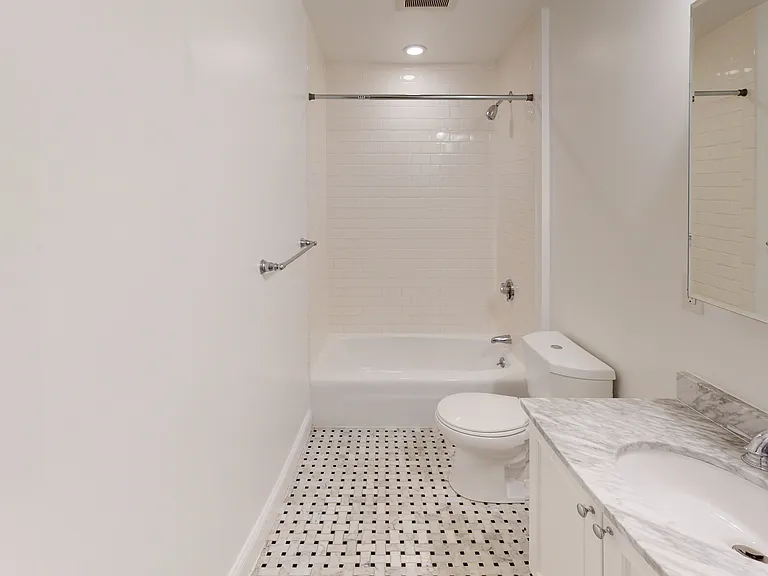 3 Langdon Sq #6 — Photo 12