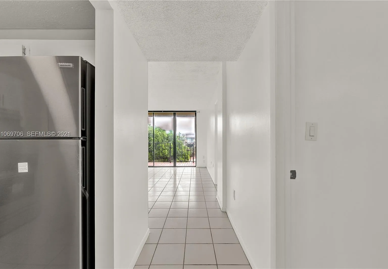 1 bed, 640 sqft, $1,850 — Photo 3