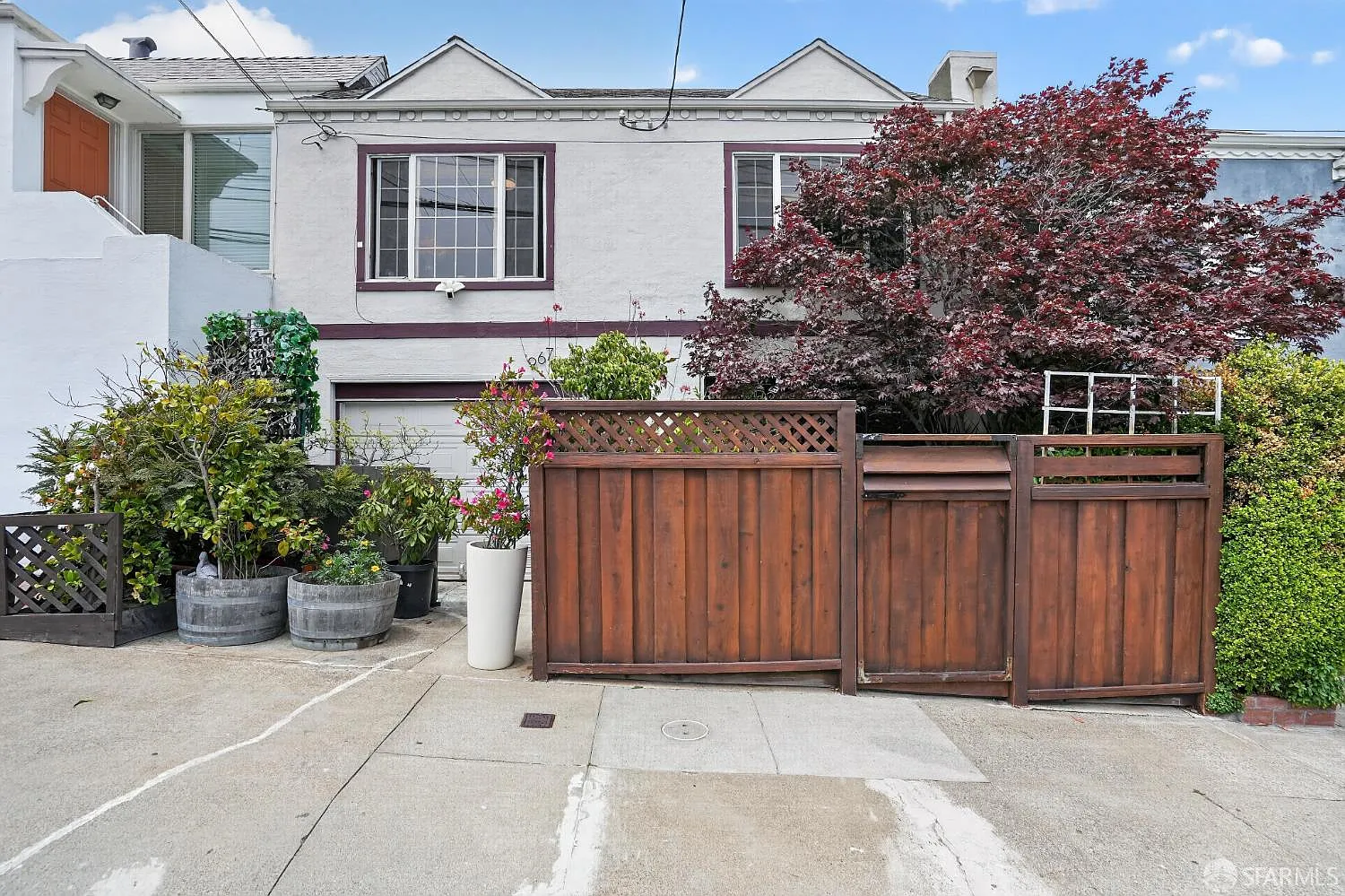 967 Avalon Ave - Photo 1