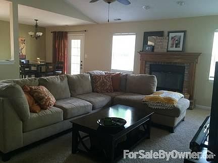 3rd image of 702 Parker Oaks Way