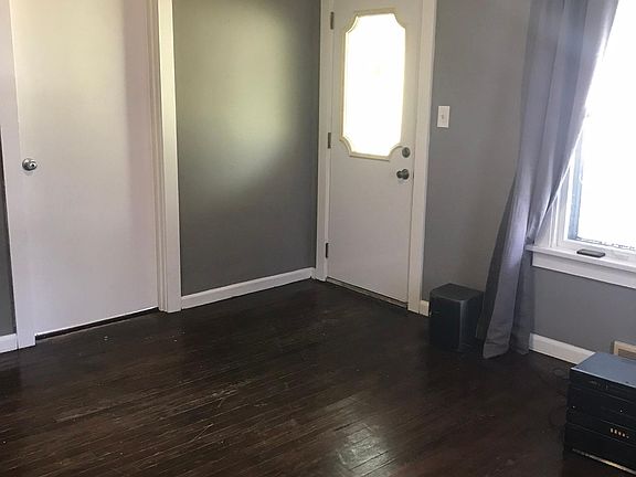 2nd image of 980 Hammond Ave