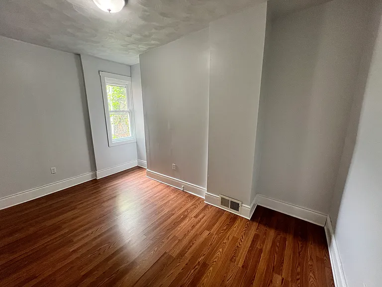 248 Plymouth St — Photo 9