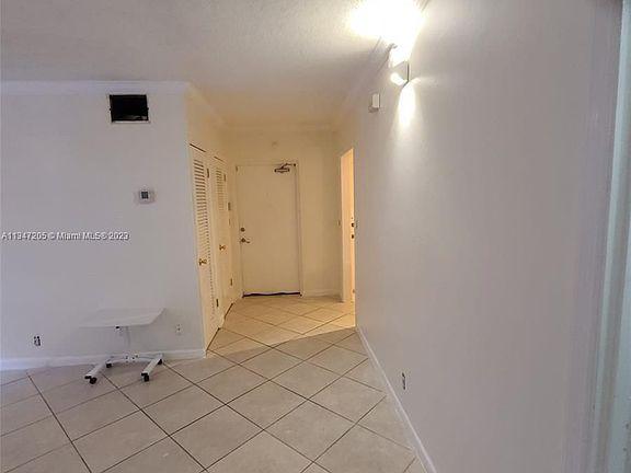 3rd image of 2424 SE 17th St APT 114B