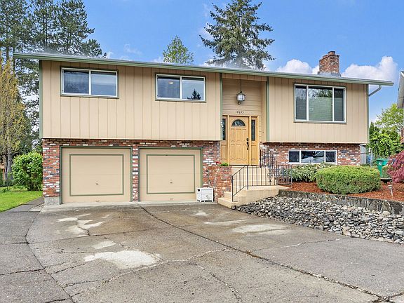 2nd image of 17633 SE Emerald Dr