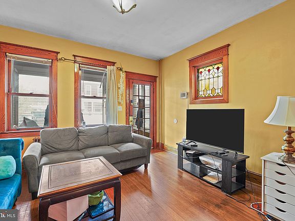 4th image of 133 Barnt Ave