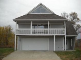 1105 SW Blue Branch Dr, Grain Valley, MO 64029