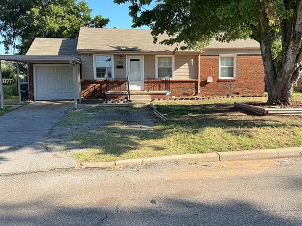 305 E Marshall Dr, Midwest City, OK 73110