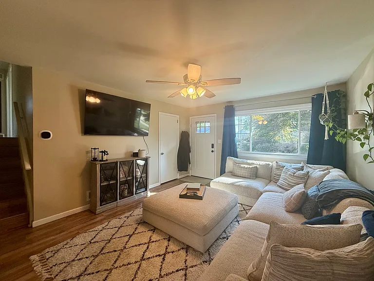 1335 Greenleaf Rd — Photo 6