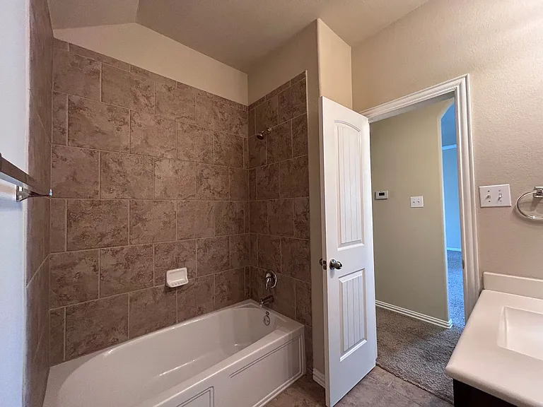 2204 Tranquility Ln — Photo 19