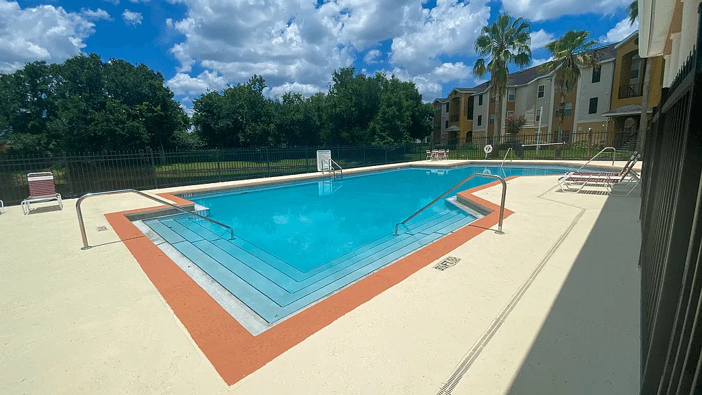 Sand Lake Pointe Apartments — Photo 3