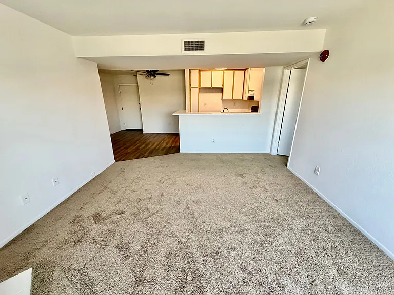 Lassen Apartments — Photo 17