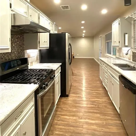 2508 Peach Tree Ln — Photo 3