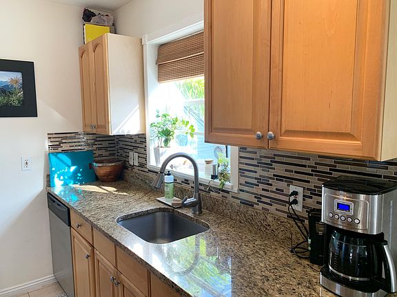 4th image of 713 Penn St APT 2
