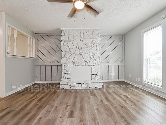 2nd image of 3351 Cloudland Dr