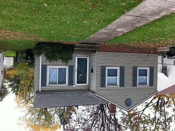 3rd image of 13807 Emery Ave